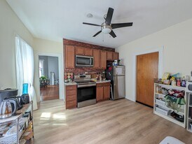 35 Pearson Rd, Unit 1 in Somerville, MA - Building Photo