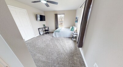 1917 Sadler St in Houston, TX - Building Photo - Building Photo