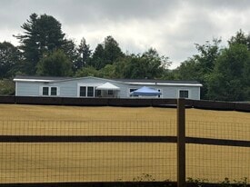 20 Stanley St in Charlestown, NH - Building Photo