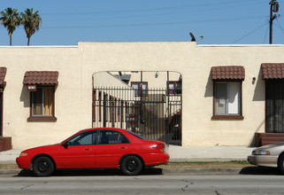 1626 Pacific Ave in Long Beach, CA - Foto de edificio - Building Photo