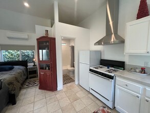 1314 S Curson Ave in Los Angeles, CA - Building Photo - Building Photo