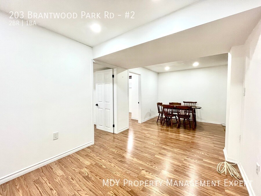 203 Brantwood Park Rd in Brantford, ON - Building Photo