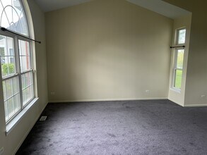 437 S Orchard Dr in Bolingbrook, IL - Building Photo - Building Photo