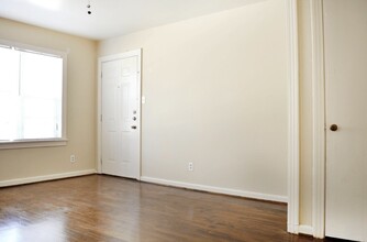 4720 Polk St in Houston, TX - Building Photo - Interior Photo