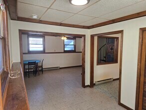 96 E Broadway, Unit B in Bangor, ME - Building Photo - Building Photo