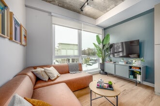 Hub Bloomington in Bloomington, IN - Foto de edificio - Interior Photo