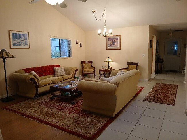 86 Oxbow Trl in Ormond Beach, FL - Foto de edificio - Building Photo