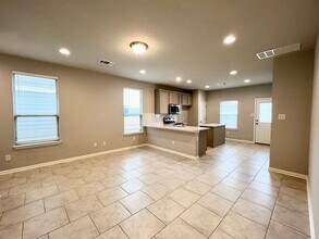 137 Kellys Heroes Wy in Jarrell, TX - Building Photo - Building Photo