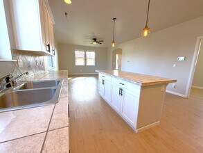 14475 Lockwood Ln SE in Yelm, WA - Building Photo - Building Photo