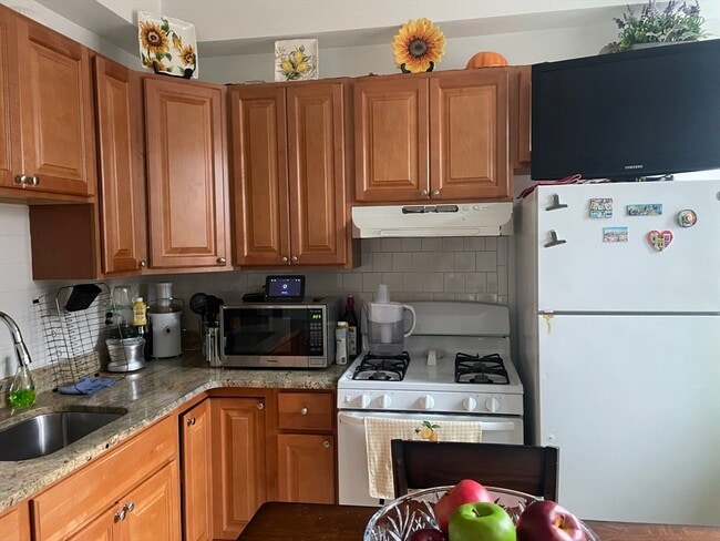 property at 103 Shurtleff St