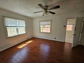 657 W Oliver St in San Pedro, CA - Foto de edificio - Building Photo