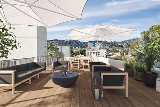 5813 Lexington Ave in Los Angeles, CA - Foto de edificio - Building Photo