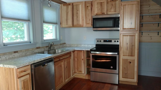 108 Porpoise Way, Unit 108 in Portsmouth, NH - Building Photo - Building Photo