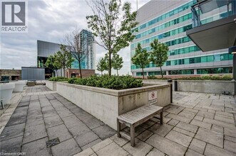 85 Duke St W in Kitchener, ON - Building Photo - Building Photo