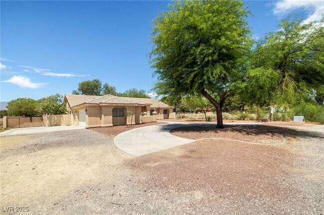 6171 Starlight Dr in Las Vegas, NV - Building Photo - Building Photo