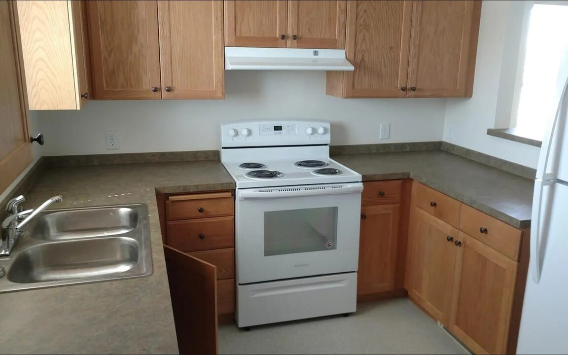 681 N 2872 E in Roberts, ID - Building Photo