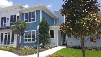 Eastmar Commons in Orlando, FL - Building Photo - Building Photo