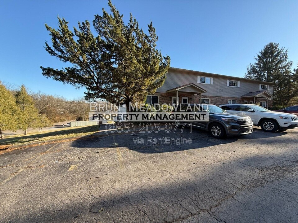 1805 Meadowland Ln in Louisville, TN - Building Photo