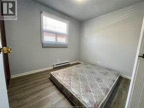 8477 Darlington Crescent in Windsor, ON - Building Photo - Building Photo