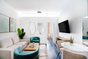 444 W 48th St in New York, NY - Building Photo