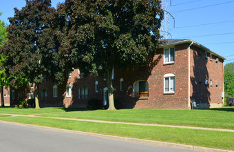 Paradise Lane Apartments in Tonawanda, NY - Building Photo - Building Photo