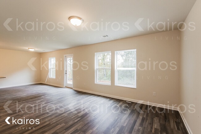 270 Christopher St in Duncan, SC - Building Photo - Building Photo