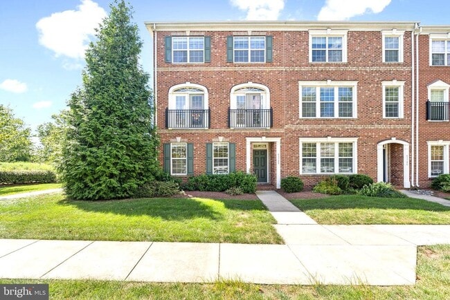 43728 Gold Hill Square