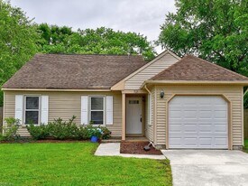 1121 Cardston Ct in Virginia Beach, VA - Building Photo