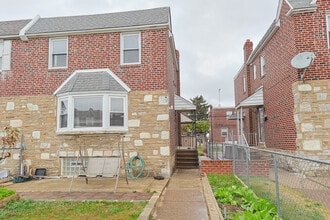 2421 Vista St in Philadelphia, PA - Building Photo - Building Photo