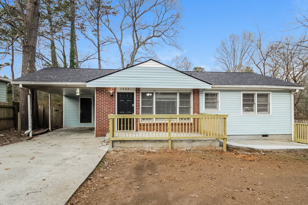 2448 Wayne St SW in Marietta, GA - Building Photo