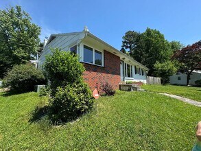 2444 Gunner Ridge Way, Unit 151 in Rialto, CA - Foto de edificio - Building Photo