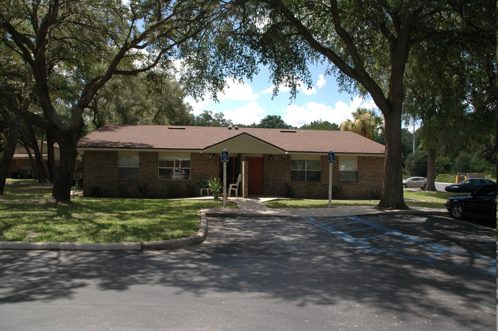 Inglis Villas in Inglis, FL - Building Photo