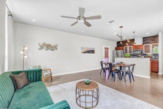 5325 Sendero Hills Pkwy in Austin, TX - Building Photo - Building Photo