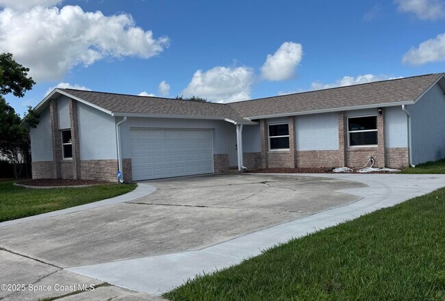 property at 2841 College View Dr