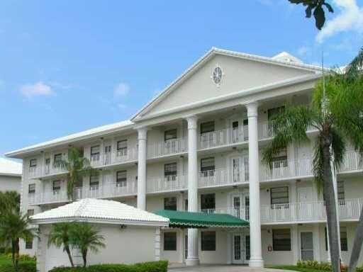 6217 Balboa Cir in Boca Raton, FL - Building Photo