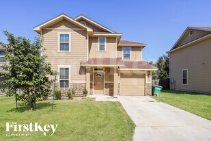 4011 Anton Dr in San Antonio, TX - Building Photo