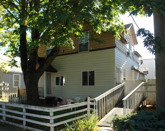 1360 & 1390 Liberty St NE Salem OR in Salem, OR - Foto de edificio - Building Photo