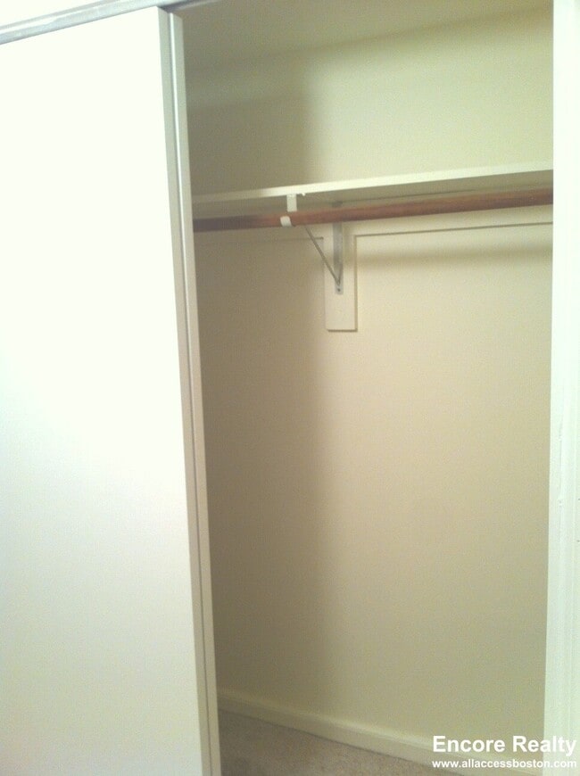 1223 Beacon St in Brookline, MA - Building Photo - Building Photo