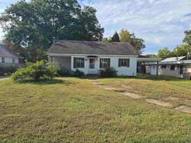 407 Sullenberger Ave in Malvern, AR - Building Photo