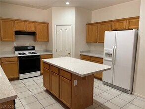 105 Parker Ranch Dr in Henderson, NV - Building Photo - Building Photo
