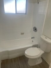 2232 E Lenita Ln, Unit B in Santa Ana, CA - Building Photo - Building Photo