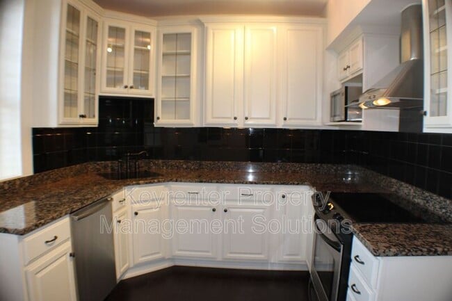 100 W Village Dr in Staunton, VA - Building Photo - Building Photo