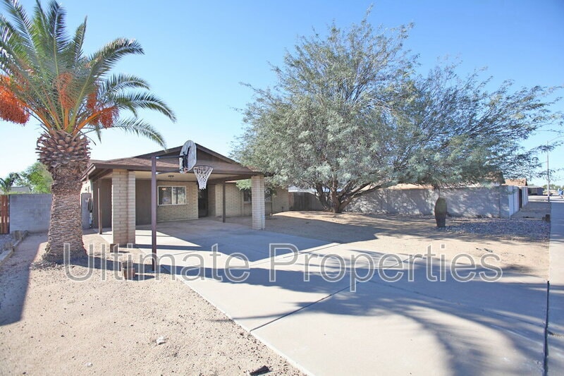 401 W Utopia Rd in Phoenix, AZ - Building Photo