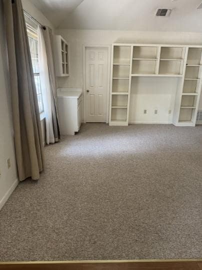 728 W San Antonio St in Lockhart, TX - Foto de edificio - Building Photo