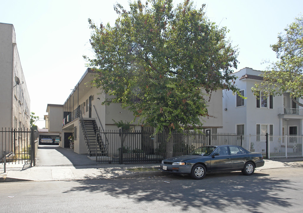 1212 Gordon St in Los Angeles, CA - Building Photo