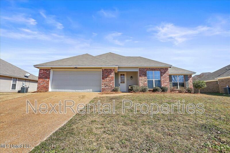 110 Harvey Cir in Canton, MS - Building Photo