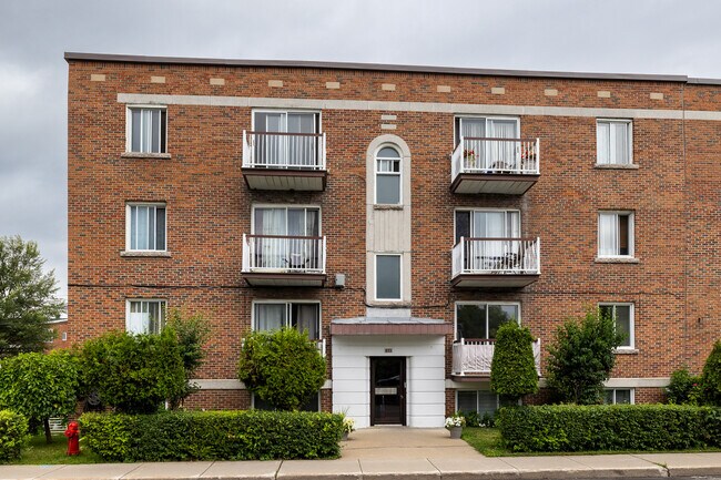 1695 Édouard-Laurin Boul in St. Laurent, QC - Building Photo - Building Photo