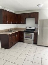 6313 Hayes St in Hollywood, FL - Foto de edificio - Building Photo