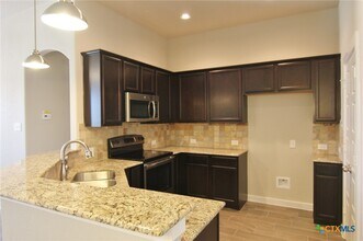 553 Creekside Frst in New Braunfels, TX - Building Photo - Building Photo