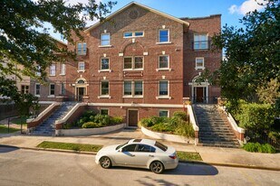 215 W Norma St in Houston, TX - Building Photo